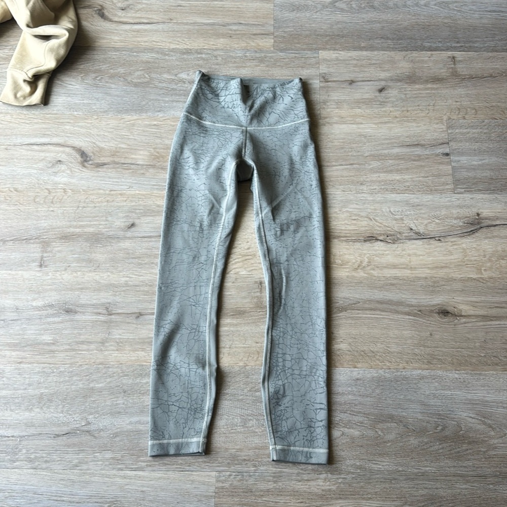 Lululemon/size 0/grey marble